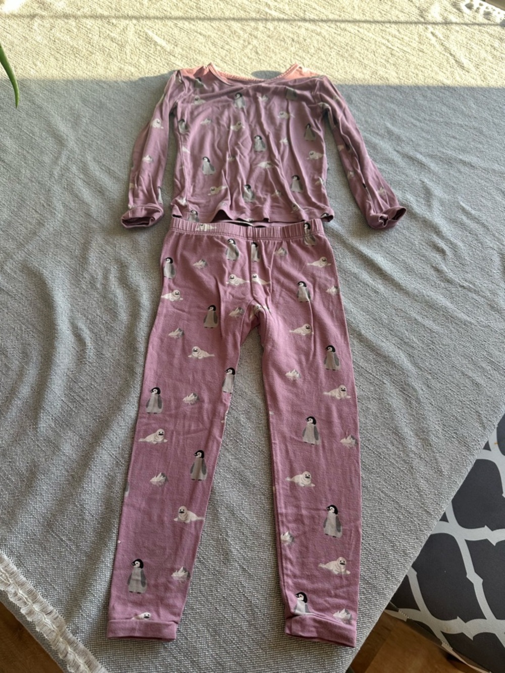 Kyte BABY Mauve Pink Penguin Print Pajama Set